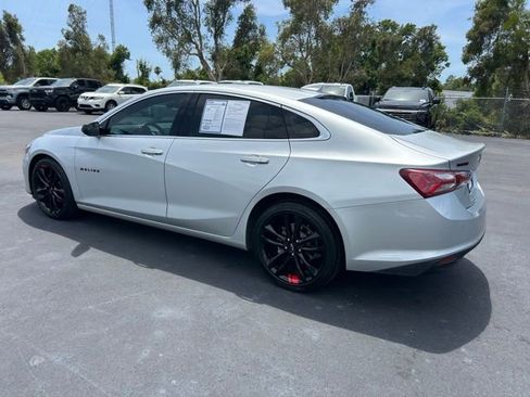 Used 2021 Chevrolet Malibu LT w/ Leather Package FWD image 4