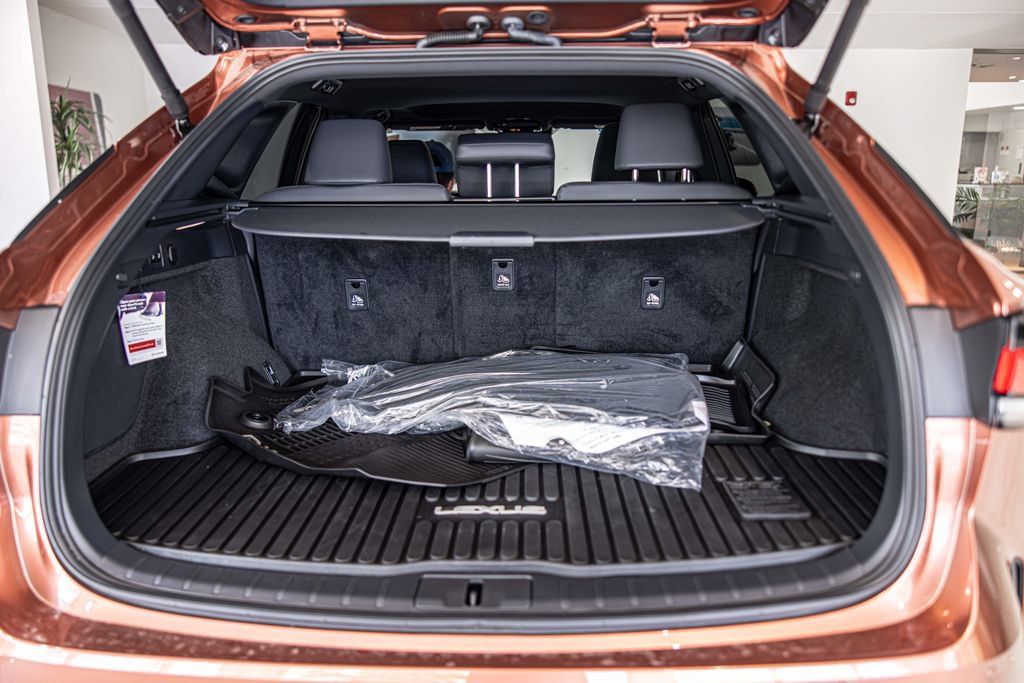 Used 2025 Lexus RX 350 Premium w/ Accessory Package (P1) AWD/4WD image 16