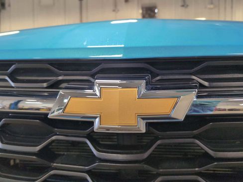 Used 2025 Chevrolet Trax LS w/ LS Convenience Package image 28