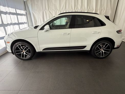 Certified 2026 Porsche Macan AWD/4WD image 2