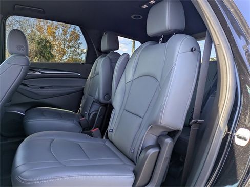 Used 2024 Buick Enclave Premium image 14