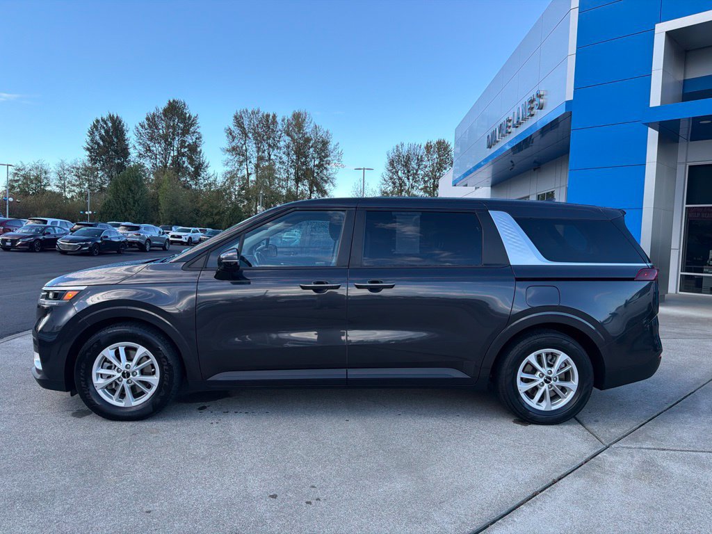 Used 2022 Kia Carnival LX FWD image 2