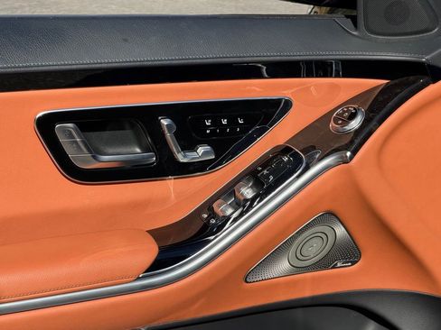 Used 2023 Mercedes-Benz S 500 S 500 w/ Warmth & Comfort Package image 28