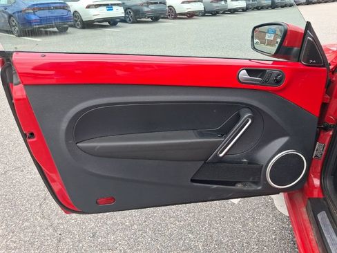 Used 2012 Volkswagen Beetle 2.5 FWD image 20