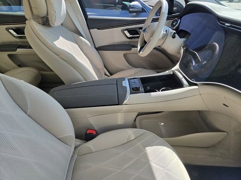 Used 2025 Mercedes-Benz EQS 580 4MATIC SUV image 3