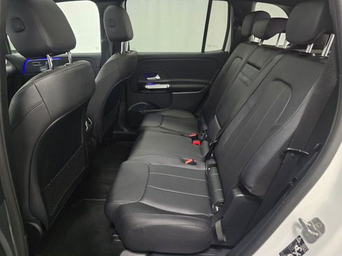 Used 2025 Mercedes-Benz GLB 250 4MATIC image 18