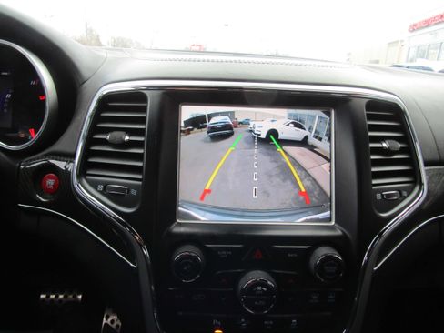 Used 2014 Jeep Grand Cherokee SRT image 14