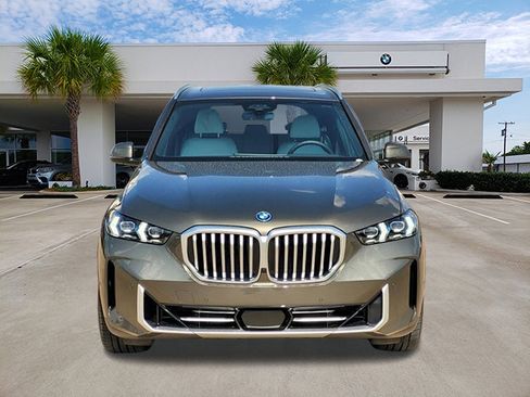 New 2026 BMW X5 xDrive50e image 2