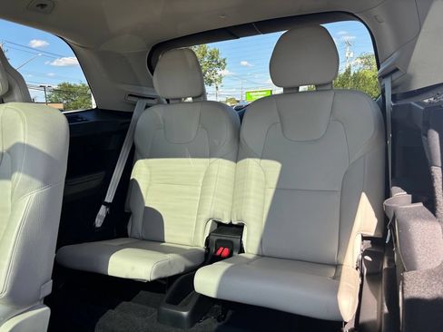 Used 2021 Volvo XC90 T6 Momentum AWD/4WD image 25