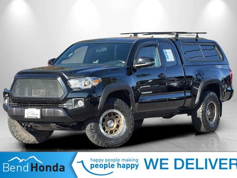 Used 2016 Toyota Tacoma TRD Off-Road w/ Premium & Technology Package AWD/4WD image 1
