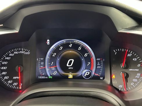 Used 2016 Chevrolet Corvette Z06 w/ 3LZ Preferred Equipment Group RWD image 31