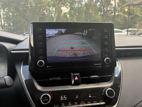 Used 2022 Toyota Corolla LE image 12