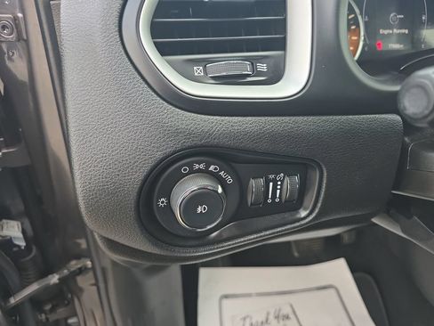 Used 2018 Jeep Renegade Latitude FWD image 20
