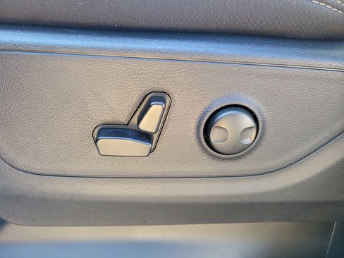 Used 2025 RAM 1500 Big Horn RWD image 11
