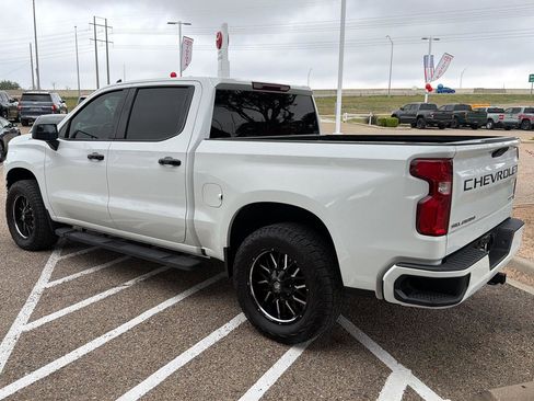 Used 2022 Chevrolet Silverado 1500 Custom image 5