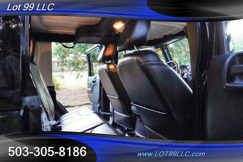 Used 2017 Jeep Wrangler Unlimited Sahara AWD/4WD image 19