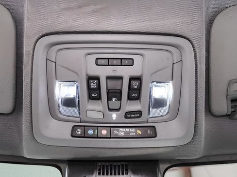 Used 2024 Chevrolet Silverado 1500 LTZ w/ LTZ Premium Package AWD/4WD image 17