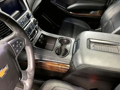 Used 2017 Chevrolet Suburban LT image 19