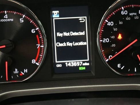 Used 2018 Toyota RAV4 SE w/ Power Extra Value Package FWD image 21