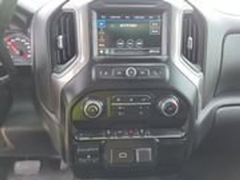 Used 2019 Chevrolet Silverado 1500 Custom Trail Boss w/ Custom Convenience Package image 5