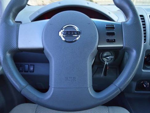 Used 2008 Nissan Frontier SE w/ SE Value Truck Pkg image 9