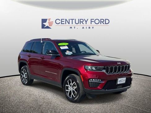 Used 2024 Jeep Grand Cherokee Limited AWD/4WD image 1