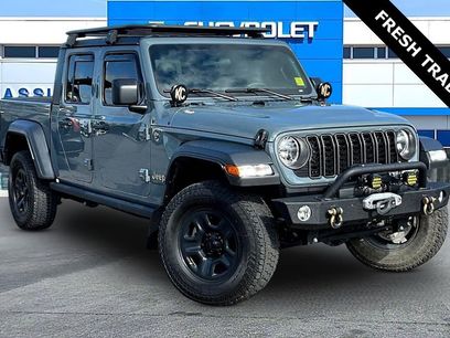 Used 2024 Jeep Gladiator Sport