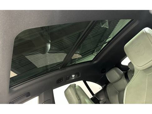 Used 2024 Porsche Macan 4 Electric image 40