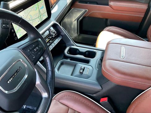 Used 2024 GMC Sierra 2500 Denali Ultimate w/ Snow Plow Prep/Camper Package AWD/4WD image 17