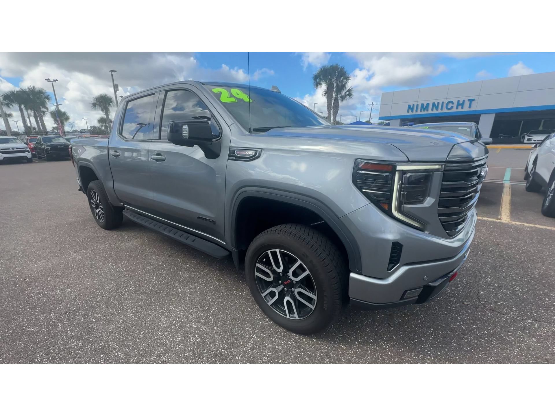 Used 2024 GMC Sierra 1500 AT4 w/ Technology Package AWD/4WD image 8