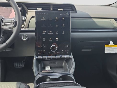 New 2026 GMC Terrain AT4 w/ LPO, Black Badging Package AWD/4WD image 14