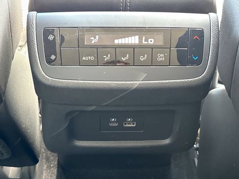Used 2025 Nissan Pathfinder SV FWD image 28
