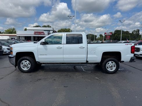 Used 2017 Chevrolet Silverado 2500 LT AWD/4WD image 2