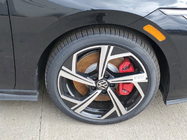 New 2026 Volkswagen GTI SE FWD image 6