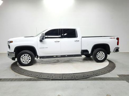 Used 2025 Chevrolet Silverado 2500 LTZ w/ LTZ Convenience Package image 4