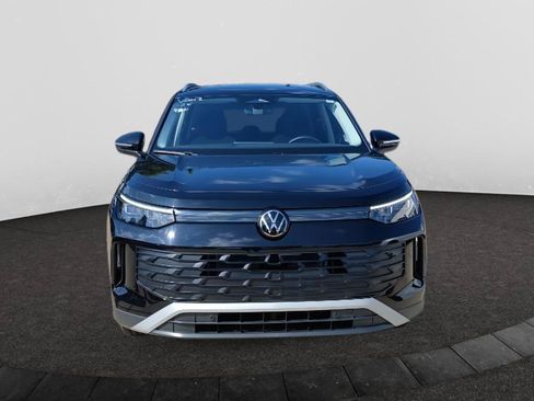 Used 2025 Volkswagen Tiguan S w/ 18" Wheel Package FWD image 2