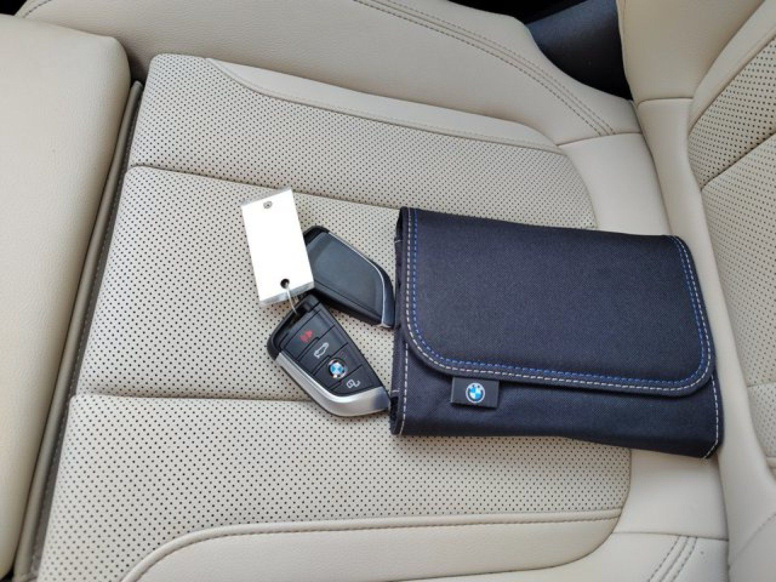 Used 2023 BMW 330i Sedan w/ Parking Assistance Package RWD image 23