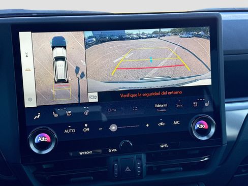 Used 2024 Lexus GX 550 w/ Accessory Package (Z1) image 34