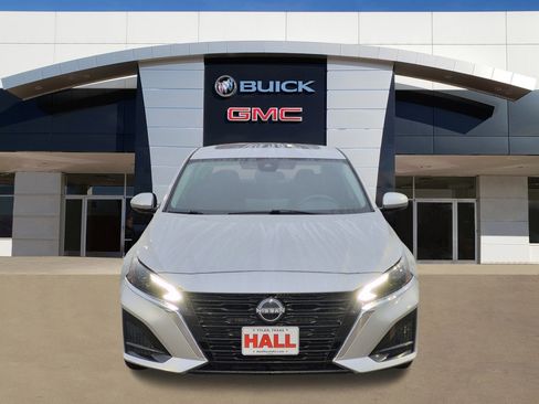 Used 2023 Nissan Altima 2.5 SL image 2