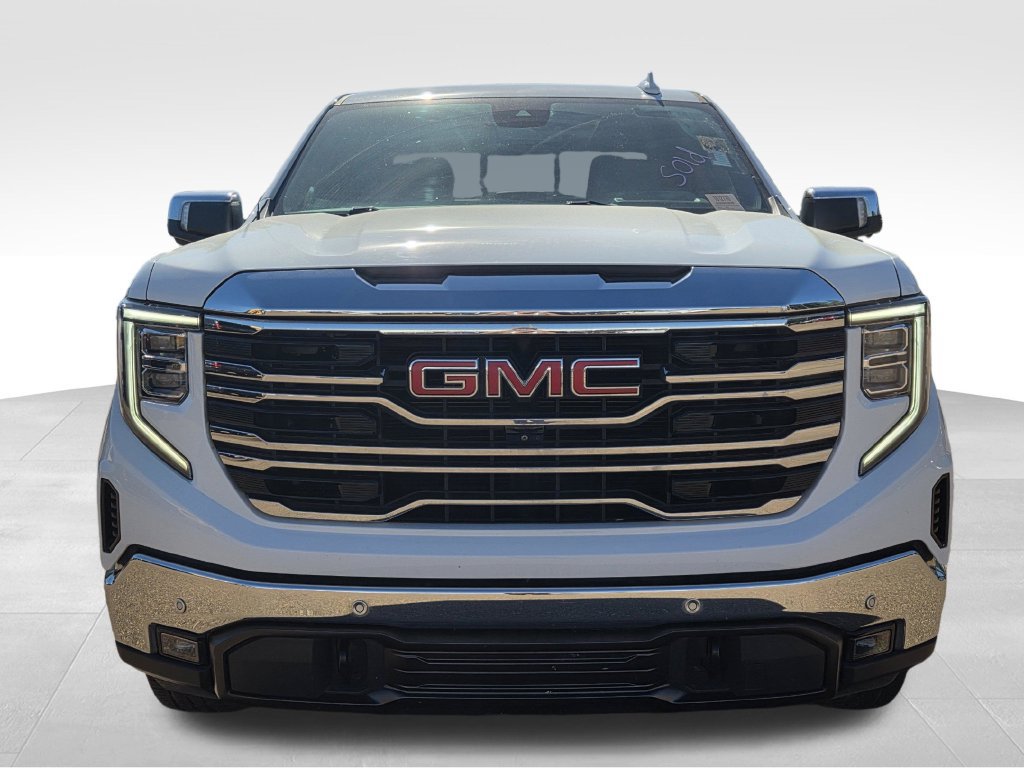 Used 2022 GMC Sierra 1500 SLT w/ SLT Premium Plus Package AWD/4WD image 3