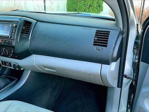 Used 2015 Toyota Tacoma 2WD Access Cab image 17