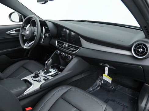 New 2025 Alfa Romeo Giulia w/ Driving Assist Package RWD image 10