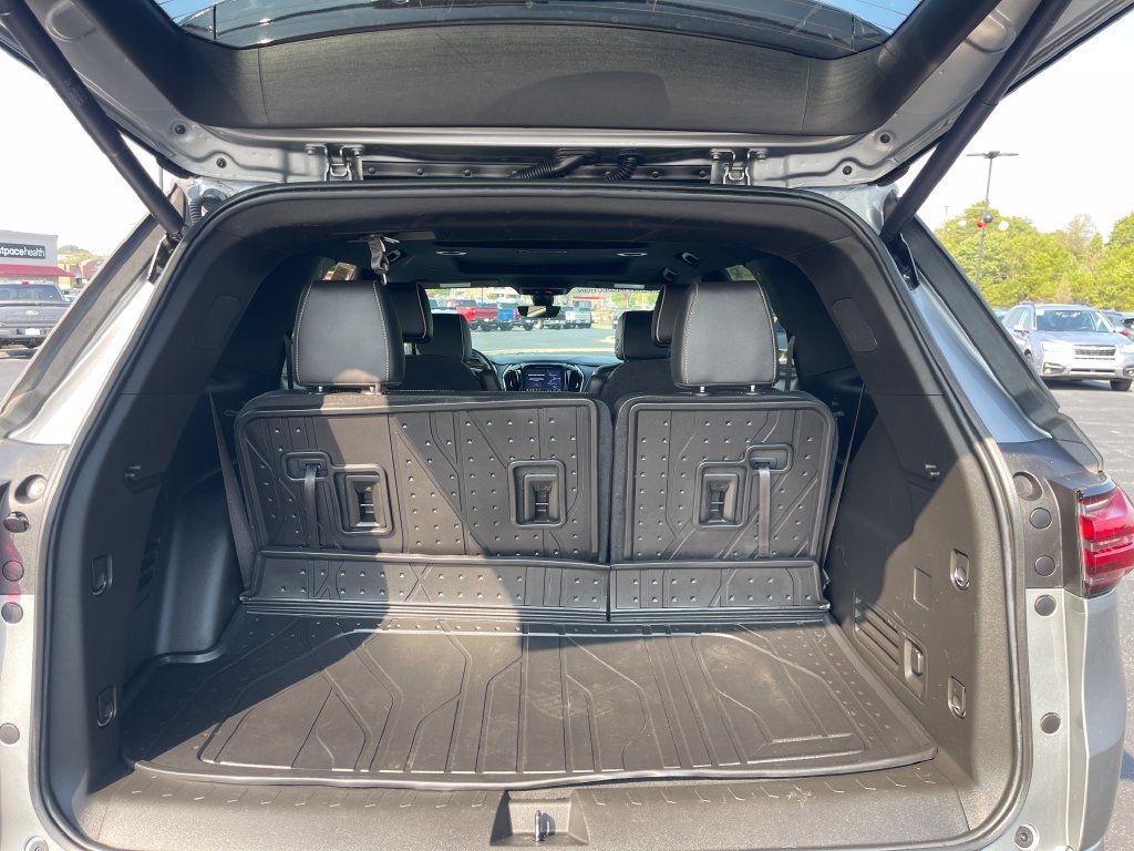 Used 2023 Chevrolet Traverse Premier w/ LPO, Floor Liner Package FWD image 9
