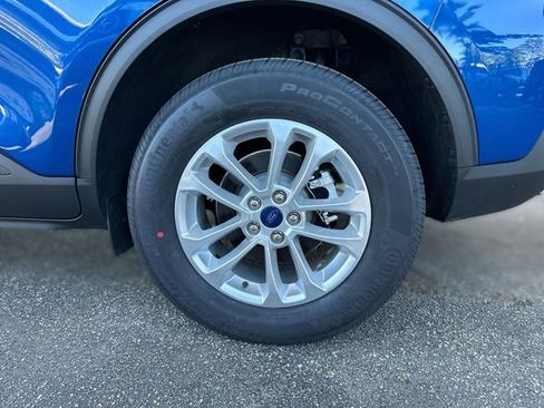 Certified 2022 Ford Escape SE w/ Cold Weather Package AWD/4WD image 10