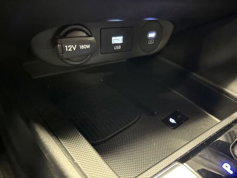 Used 2024 Hyundai Elantra Limited image 24