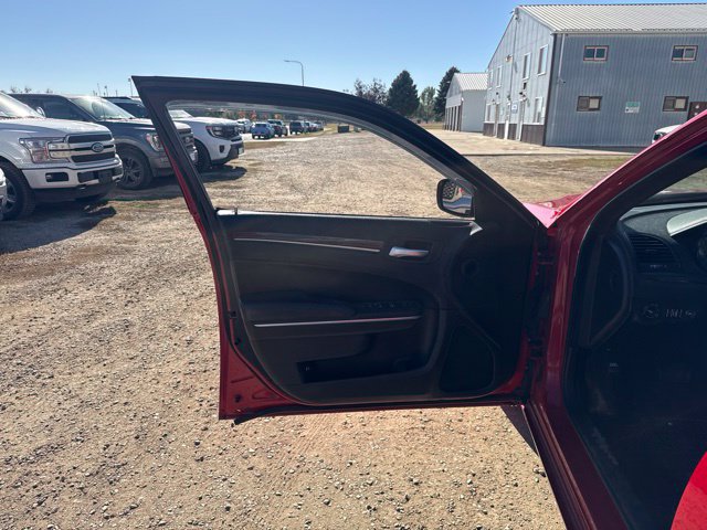 Used 2016 Chrysler 300 S AWD/4WD image 17