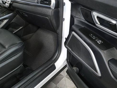 Used 2022 Kia Telluride LX AWD/4WD image 23