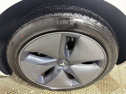 Used 2020 Tesla Model 3 Standard Range Plus image 19