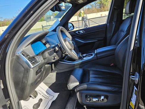Used 2022 BMW X5 M50i image 5