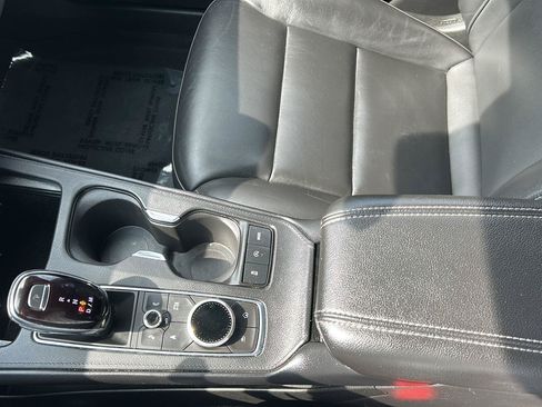 Used 2024 Cadillac XT4 Premium Luxury FWD image 12